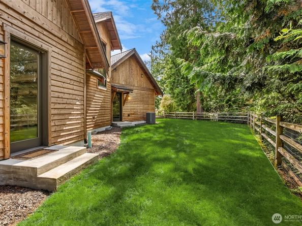 9721 NE Charisma Circle, Bainbridge Island WA 98110