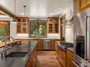 9721 NE Charisma Circle, Bainbridge Island WA 98110