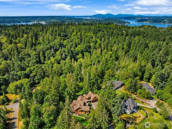 9721 NE Charisma Circle, Bainbridge Island WA 98110