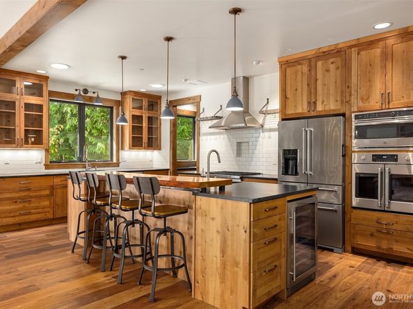 9721 NE Charisma Circle, Bainbridge Island WA 98110