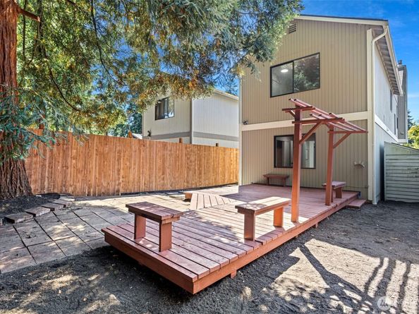14026 Wallingford Avenue N, Seattle WA 98133