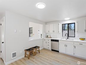 14026 Wallingford Avenue N, Seattle WA 98133