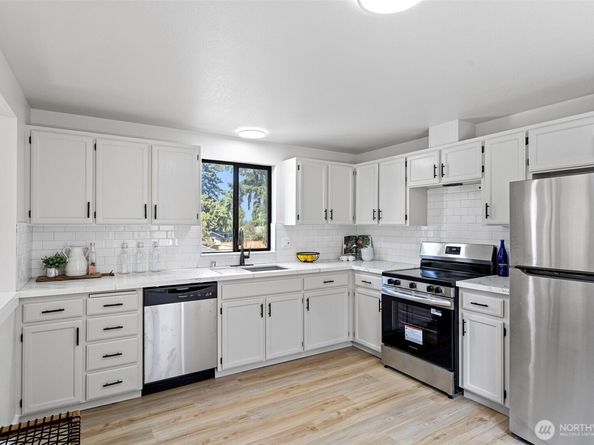 14026 Wallingford Avenue N, Seattle WA 98133