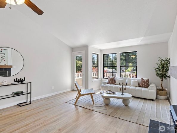 14026 Wallingford Avenue N, Seattle WA 98133