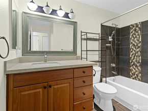 19230 Forest Park Drive NE C110, Seattle WA 98155