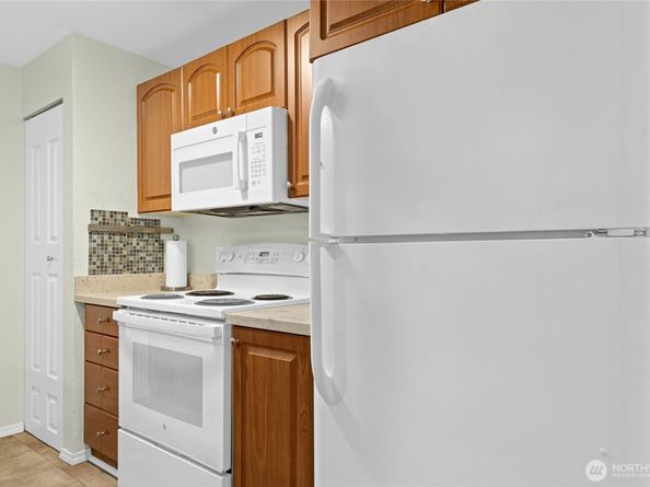 19230 Forest Park Drive NE C110, Seattle WA 98155