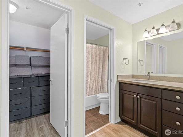 19230 Forest Park Drive NE C110, Seattle WA 98155