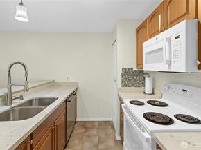 19230 Forest Park Drive NE C110, Seattle WA 98155