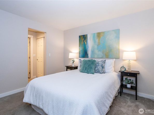 12040 100th Avenue NE J102, Kirkland WA 98034