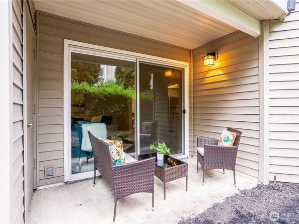 12040 100th Avenue NE J102, Kirkland WA 98034