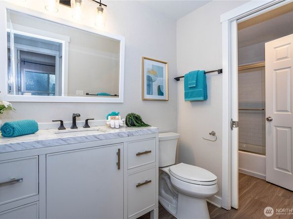 12040 100th Avenue NE J102, Kirkland WA 98034