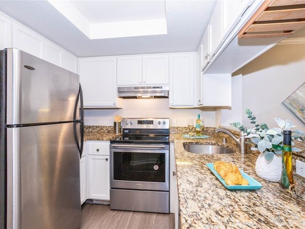 12040 100th Avenue NE J102, Kirkland WA 98034