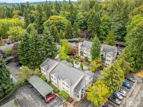 12040 100th Avenue NE J102, Kirkland WA 98034