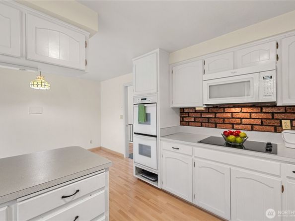 9217 46th Avenue W, Mukilteo WA 98275