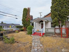 6902 35th Avenue SW, Seattle WA 98126