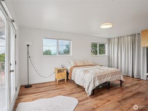6902 35th Avenue SW, Seattle WA 98126