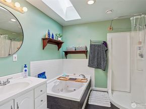 6902 35th Avenue SW, Seattle WA 98126
