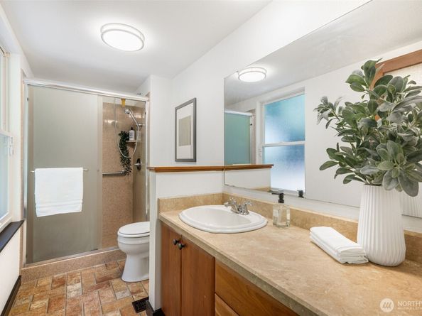 8010 NE 115th Way, Kirkland WA 98034