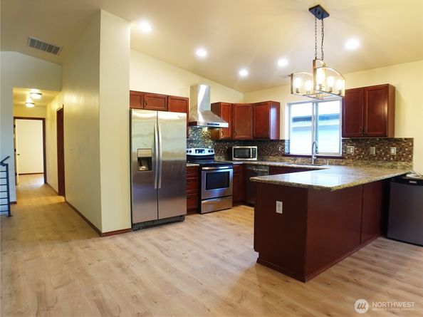 5451 SW 32nd Avenue, Seattle WA 98126