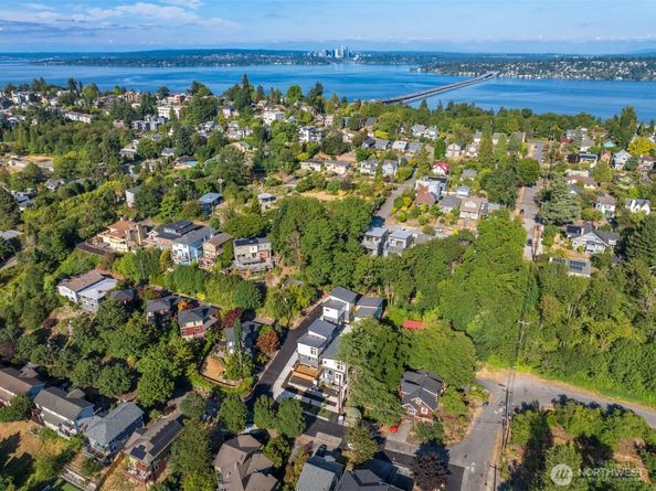 1804 B 28th Avenue S, Seattle WA 98144