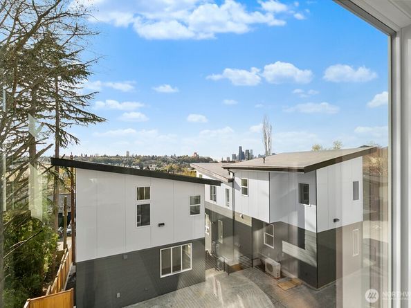1804 B 28th Avenue S, Seattle WA 98144