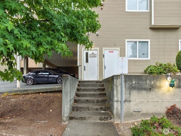 11424 1st Avenue S 204, Seattle WA 98168