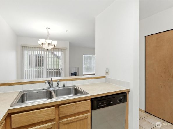 11424 1st Avenue S 204, Seattle WA 98168