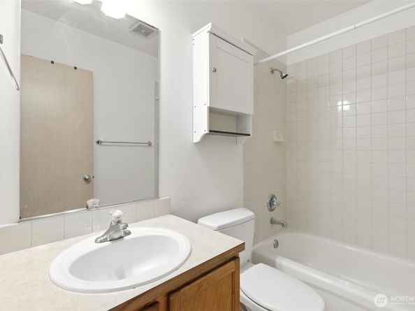 11424 1st Avenue S 204, Seattle WA 98168