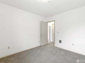 11424 1st Avenue S 204, Seattle WA 98168