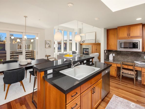 400 Winslow Way E 360, Bainbridge Island WA 98110