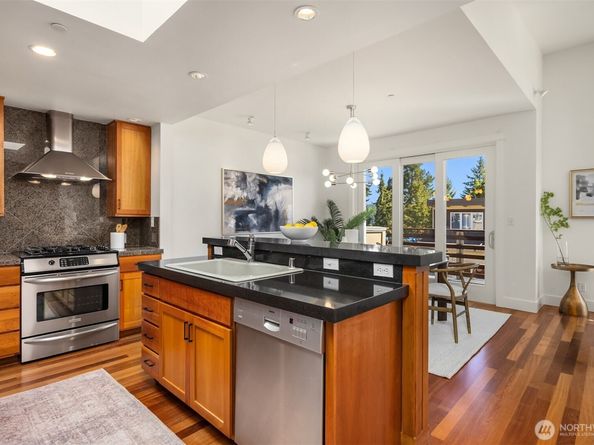 400 Winslow Way E 360, Bainbridge Island WA 98110