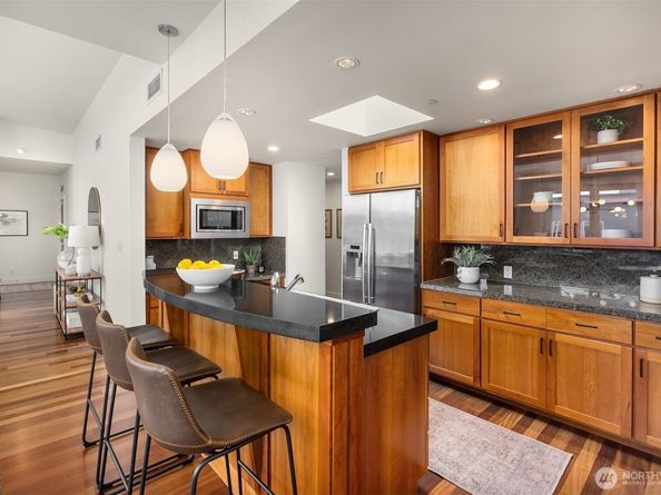 400 Winslow Way E 360, Bainbridge Island WA 98110