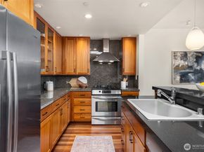 400 Winslow Way E 360, Bainbridge Island WA 98110