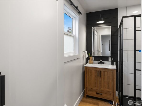 11550 22nd Avenue NE, Seattle WA 98125