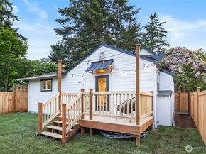 11550 22nd Avenue NE, Seattle WA 98125