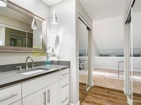 13846 NE 60th Way 118, Redmond WA 98052