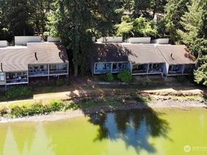 13846 NE 60th Way 118, Redmond WA 98052