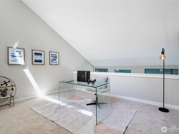 13846 NE 60th Way 118, Redmond WA 98052