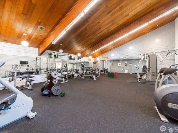 13846 NE 60th Way 118, Redmond WA 98052