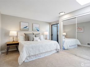 13846 NE 60th Way 118, Redmond WA 98052