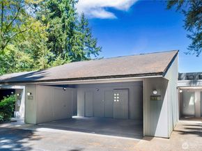 13846 NE 60th Way 118, Redmond WA 98052