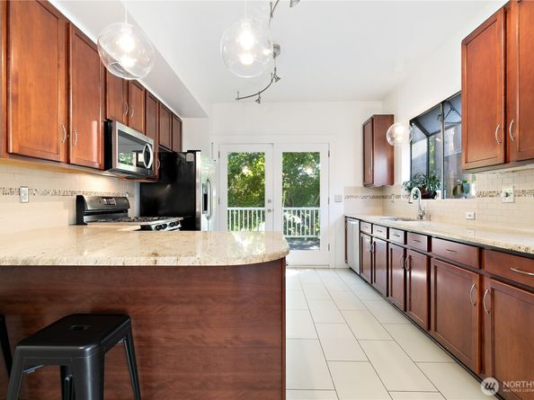 6540 19th Avenue NE, Seattle WA 98115