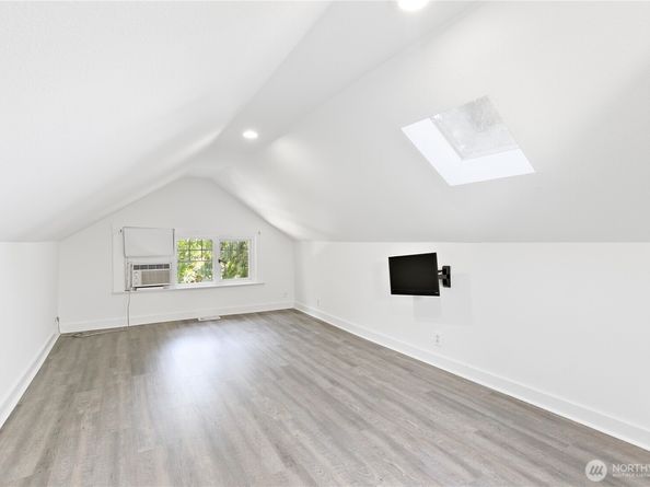 6540 19th Avenue NE, Seattle WA 98115