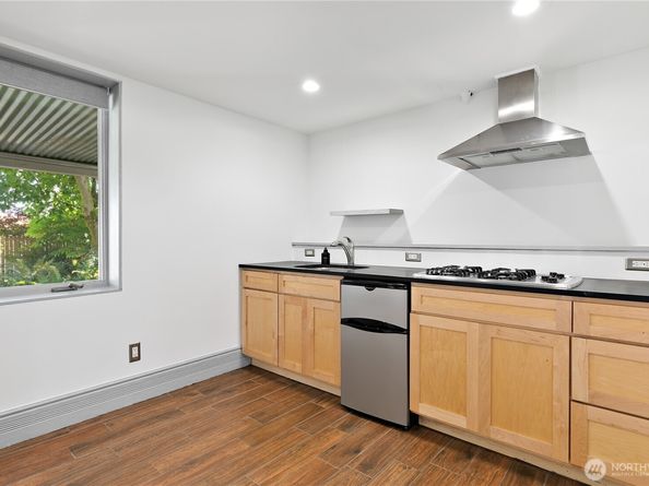6540 19th Avenue NE, Seattle WA 98115