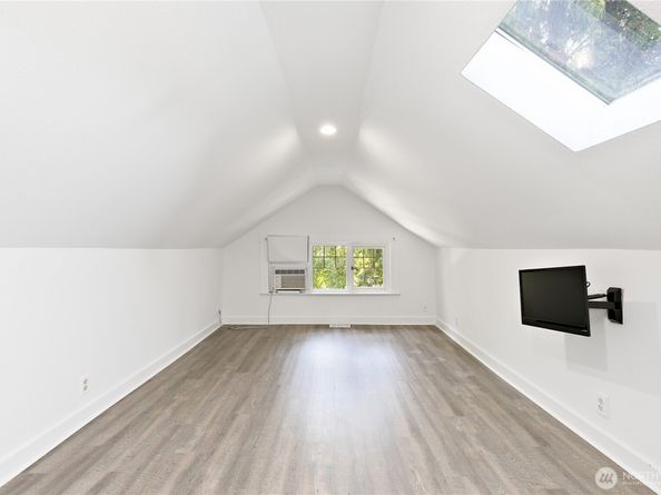 6540 19th Avenue NE, Seattle WA 98115