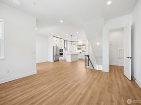 18814 99th Court NE B, Bothell WA 98011