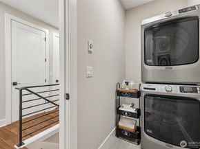 18814 99th Court NE B, Bothell WA 98011