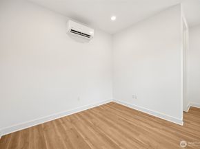 18814 99th Court NE B, Bothell WA 98011