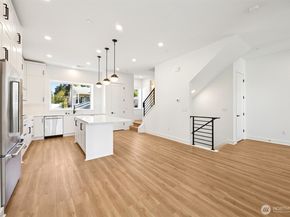 18814 99th Court NE B, Bothell WA 98011