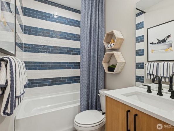 18814 99th Court NE B, Bothell WA 98011